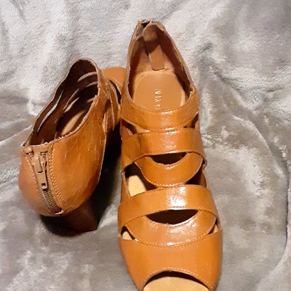 Aerosoles boots - Picture 2 of 5